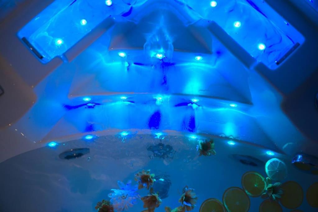 luxury room jacuzzi centre ville haut de gamme Mulhouse Extérieur photo